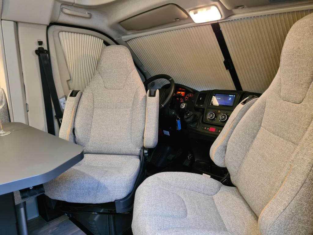 Hymer –  EX 580 T Lengtebedden, dakairco foto-detail