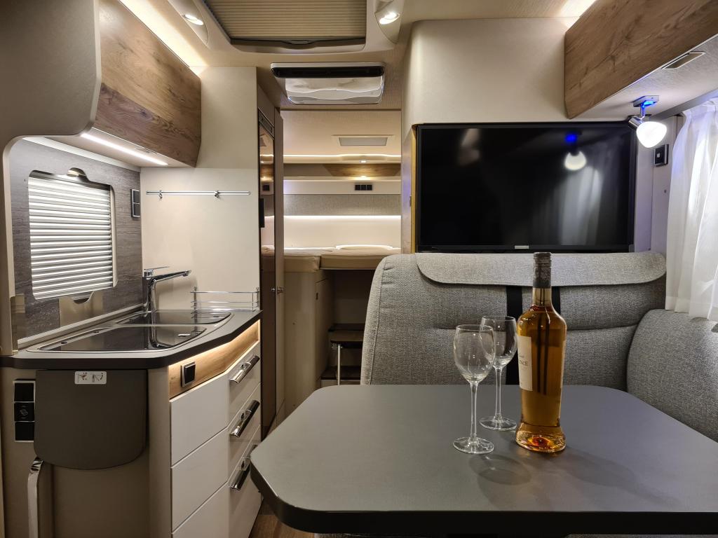 Hymer –  EX 580 T Lengtebedden, dakairco foto-detail