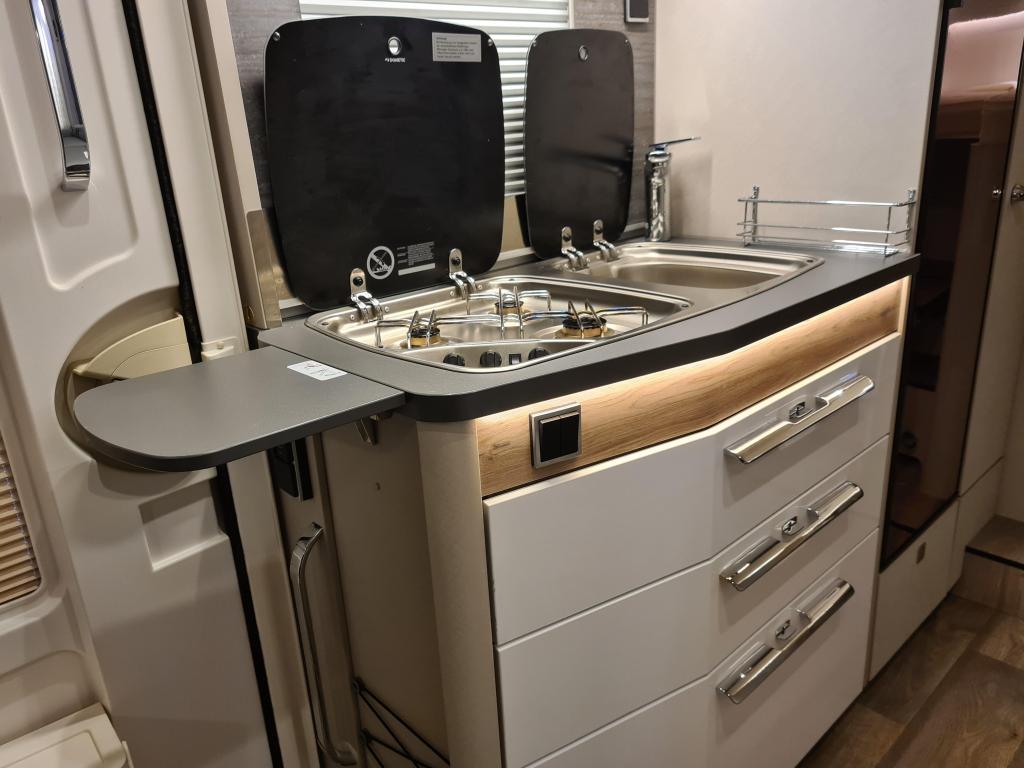 Hymer –  EX 580 T Lengtebedden, dakairco foto-detail