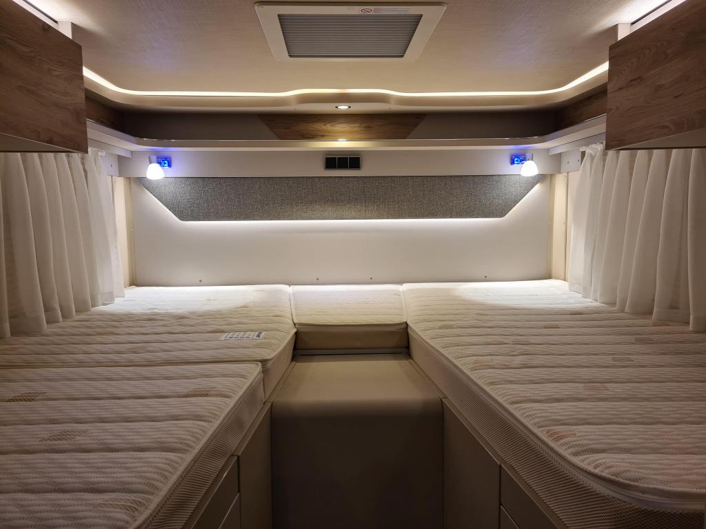 Hymer –  EX 580 T Lengtebedden, dakairco foto-detail