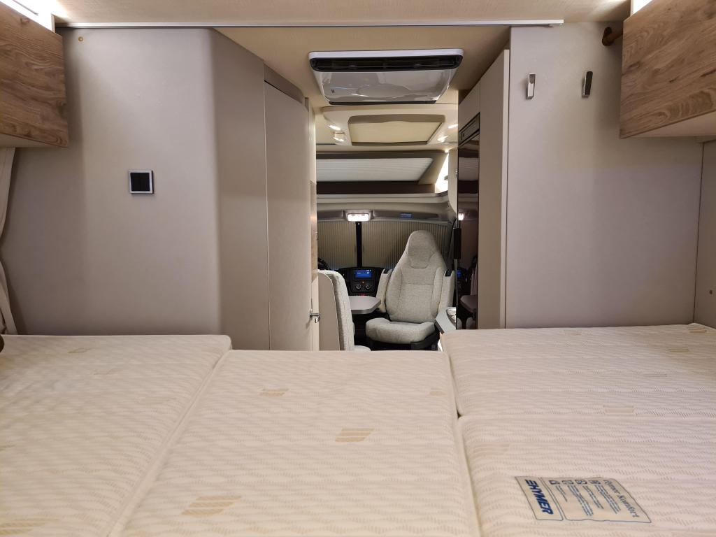 Hymer –  EX 580 T Lengtebedden, dakairco foto-detail
