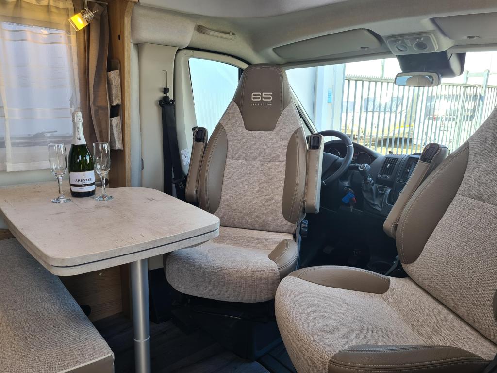 LMC –  Breezer V 643 G foto-detail