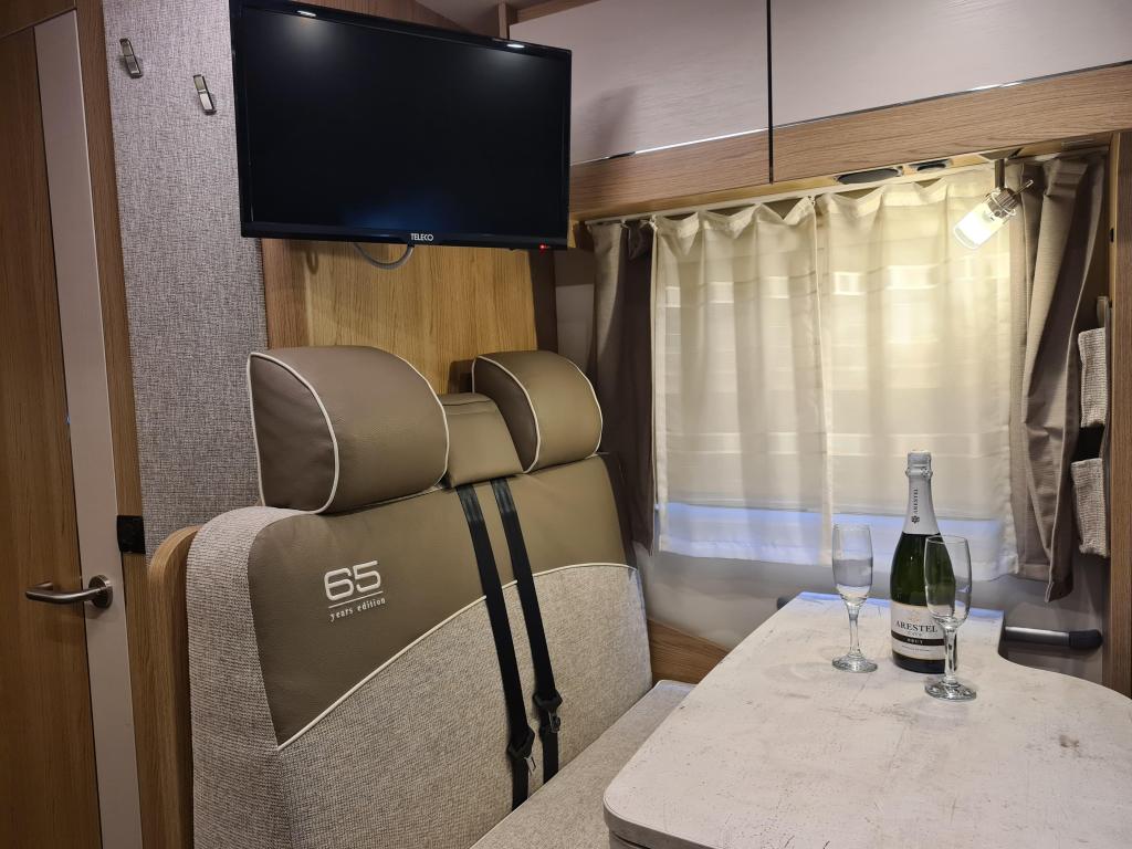 LMC –  Breezer V 643 G foto-detail
