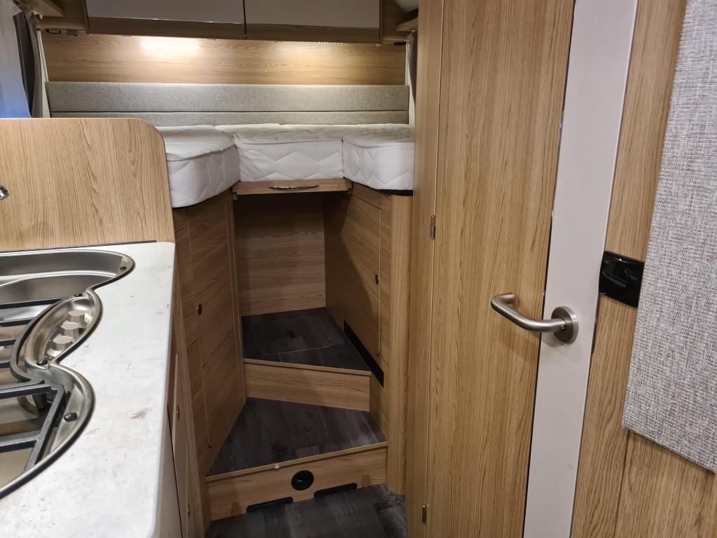 LMC –  Breezer V 643 G foto-detail