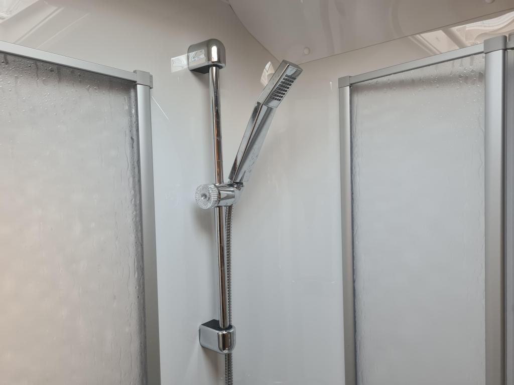 LMC –  Breezer V 643 G foto-detail