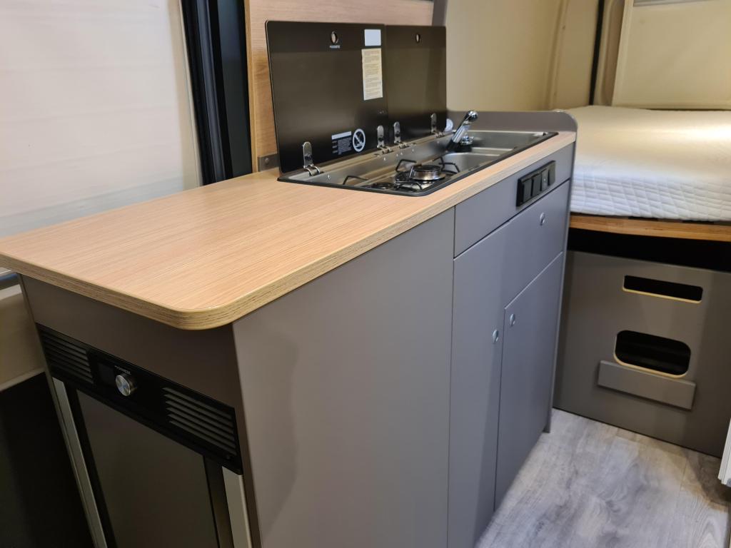LMC –  Innovan 600 Dwarsbed/Nieuwstaat foto-detail
