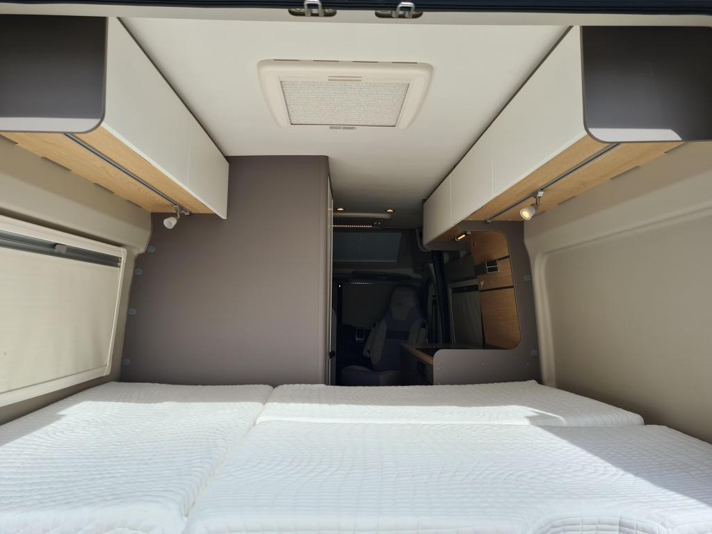 LMC –  Innovan 600 Dwarsbed/Nieuwstaat foto-detail