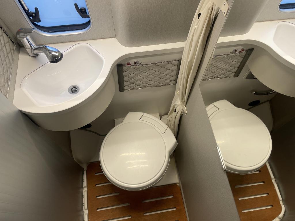 Hymer –  Free 600 Campus Hefdak/automaat/dieselvw. foto-detail