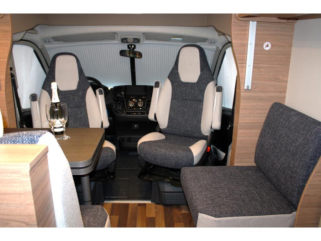 Weinsberg –  CaraSuite 700 ME foto-detail