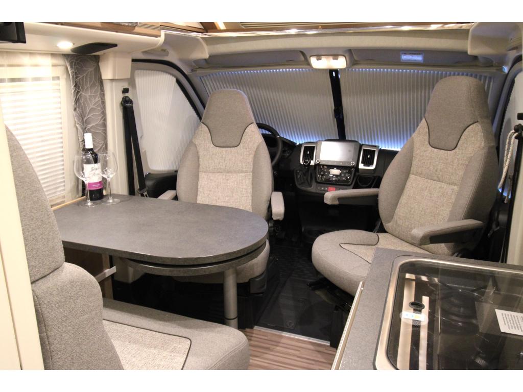Malibu –  Charming Coupe 640 LE 640 LE foto-detail