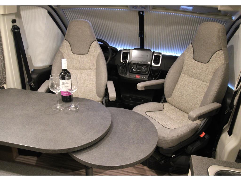 Malibu –  Charming Coupe 640 LE 640 LE foto-detail